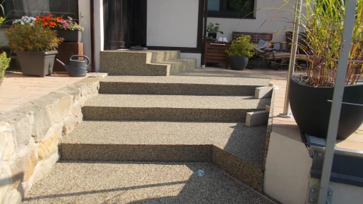 Realizácia terasy a schodov v Podolance